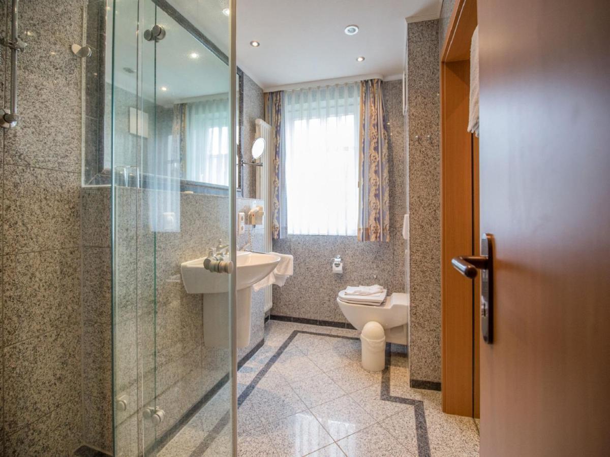 Komfort Mit 1 Schlafzimmer Und Balkon Im Obergeschoss 241 *